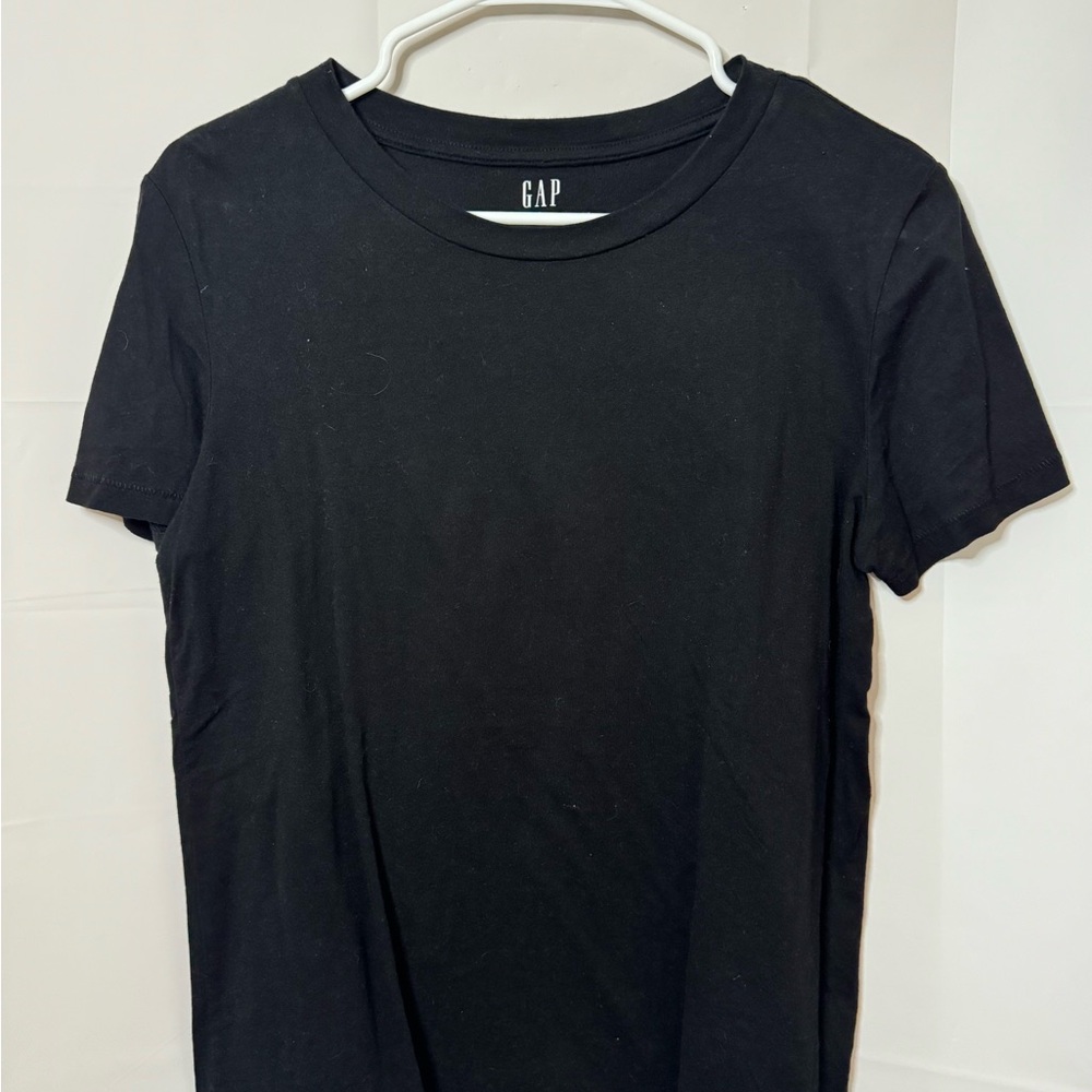 GAP Black Short Sleeved Tee